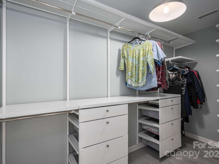 409 Grove Street, Lincolnton, NC 28092.  MLS# CAR4264134, YatesRealty ID 19364. Primary Walk in Closet