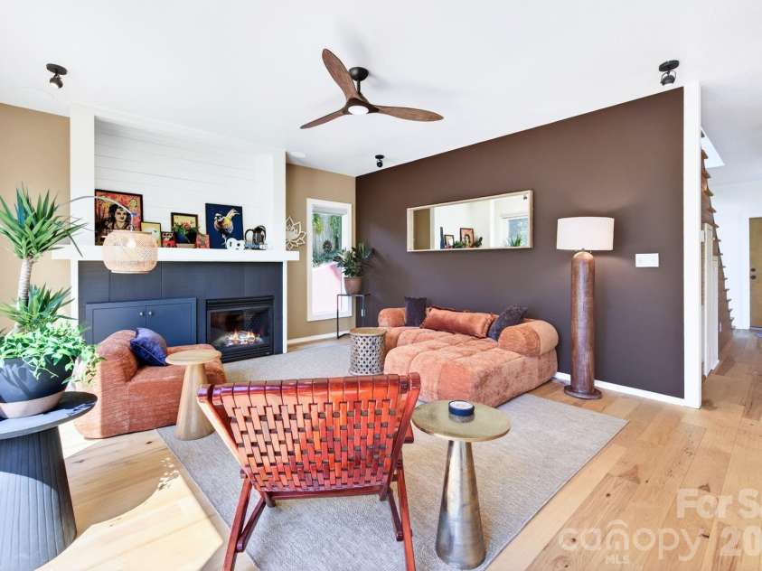 321 Barnard Avenue, Asheville, NC 28804.  MLS# CAR4372658, YatesRealty ID 19365. 