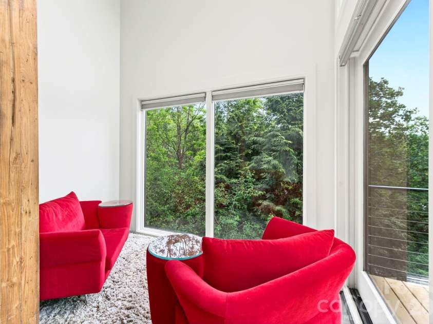 321 Barnard Avenue, Asheville, NC 28804.  MLS# CAR4372658, YatesRealty ID 19365. 