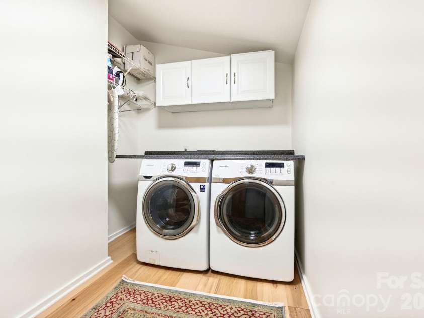 321 Barnard Avenue, Asheville, NC 28804.  MLS# CAR4372658, YatesRealty ID 19365. 
