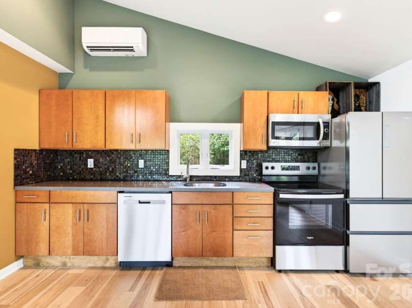 321 Barnard Avenue, Asheville, NC 28804.  MLS# CAR4372658, YatesRealty ID 19365. 