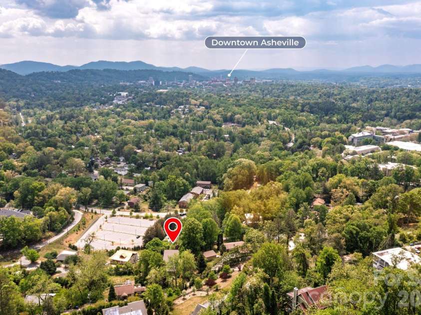 321 Barnard Avenue, Asheville, NC 28804.  MLS# CAR4372658, YatesRealty ID 19365. 