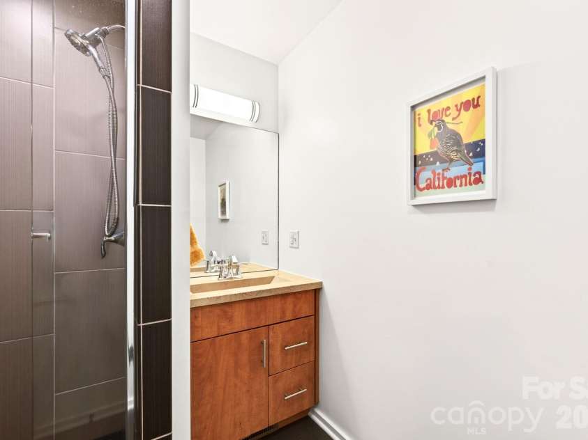 321 Barnard Avenue, Asheville, NC 28804.  MLS# CAR4372658, YatesRealty ID 19365. Downstairs Bath