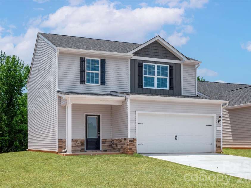 3410 Robindale Drive, Winston Salem, NC 27107.  MLS# CAR4359987, YatesRealty ID 19368. 