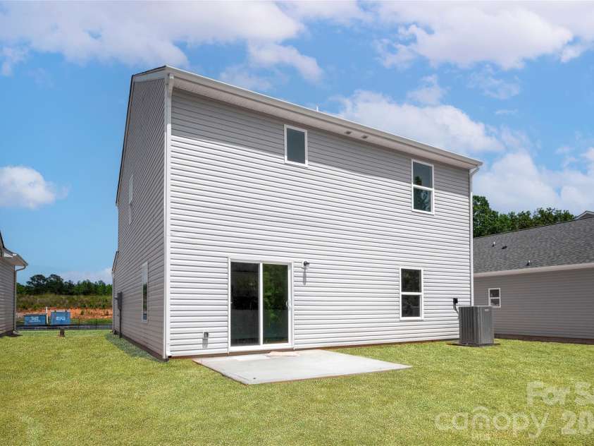 3410 Robindale Drive, Winston Salem, NC 27107.  MLS# CAR4359987, YatesRealty ID 19368. 