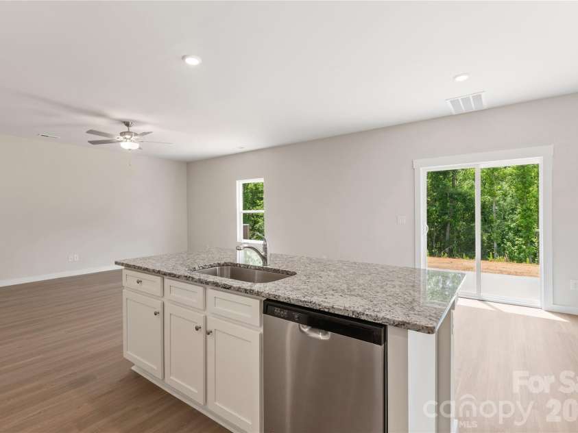 3410 Robindale Drive, Winston Salem, NC 27107.  MLS# CAR4359987, YatesRealty ID 19368. 