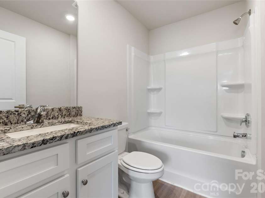 3410 Robindale Drive, Winston Salem, NC 27107.  MLS# CAR4359987, YatesRealty ID 19368. 