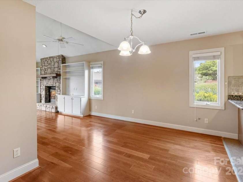 452 Kyfields None, Weaverville, NC 28787.  MLS# CAR4255494, YatesRealty ID 19368. Dining Area