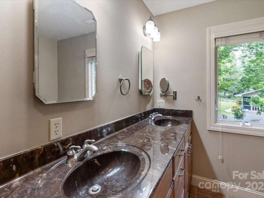 452 Kyfields None, Weaverville, NC 28787.  MLS# CAR4255494, YatesRealty ID 19368. Double Sinks