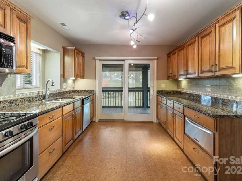 452 Kyfields None, Weaverville, NC 28787.  MLS# CAR4255494, YatesRealty ID 19368. Granite Countertops