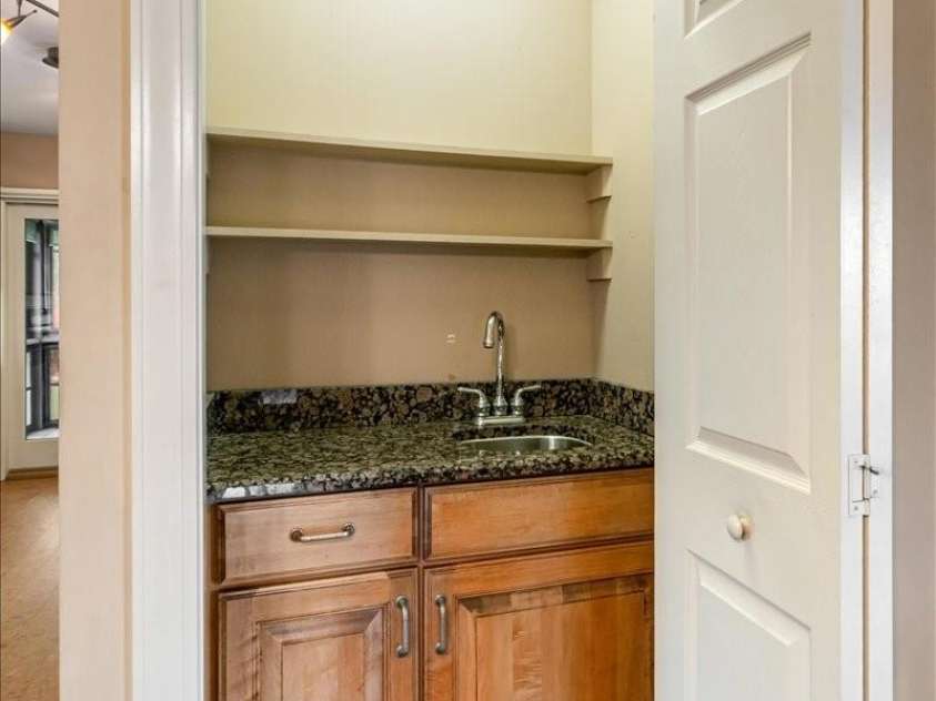 452 Kyfields None, Weaverville, NC 28787.  MLS# CAR4255494, YatesRealty ID 19368. Wet Bar