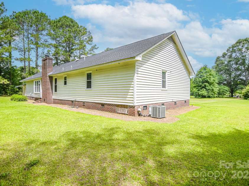 3282 County Line Road, Fayetteville, NC 28306.  MLS# CAR4255941, YatesRealty ID 19370. 