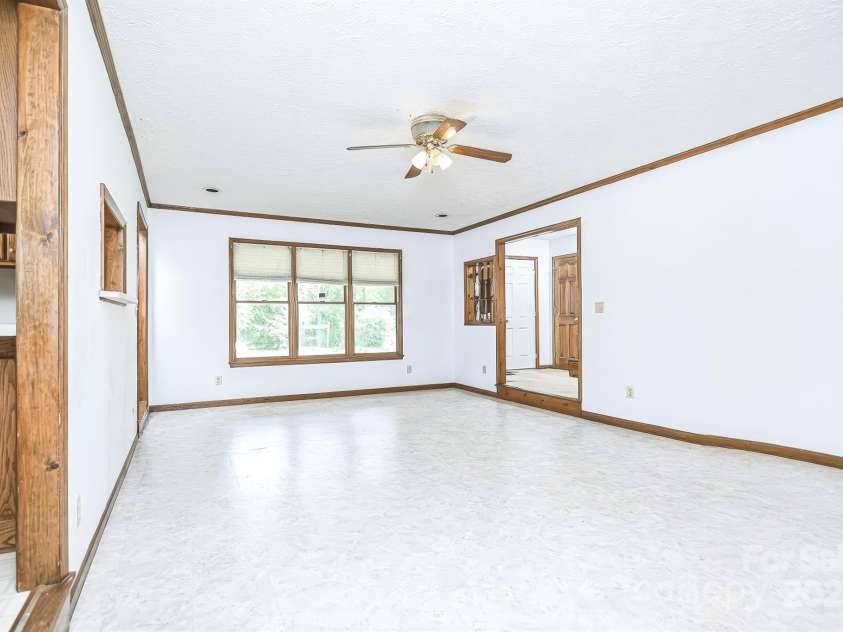 3282 County Line Road, Fayetteville, NC 28306.  MLS# CAR4255941, YatesRealty ID 19370. 