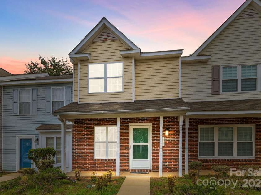 7707 Petrea Lane, Charlotte, NC 28227.  MLS# CAR4237205, YatesRealty ID 19375. 