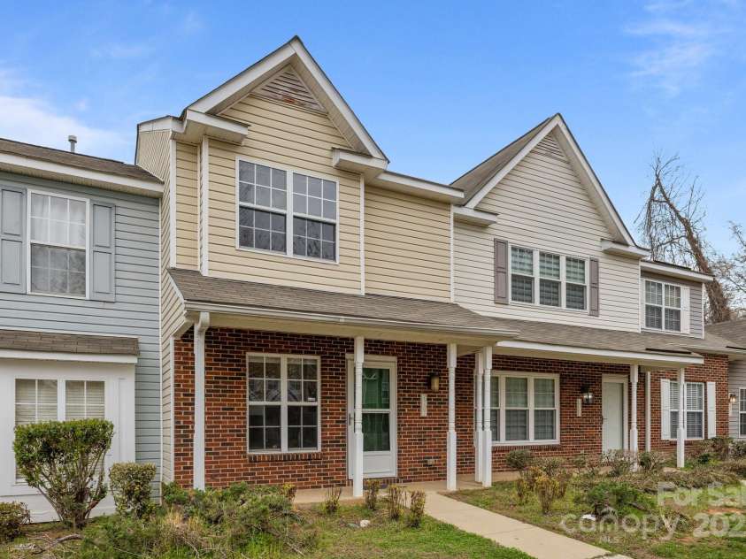 7707 Petrea Lane, Charlotte, NC 28227.  MLS# CAR4237205, YatesRealty ID 19375. 