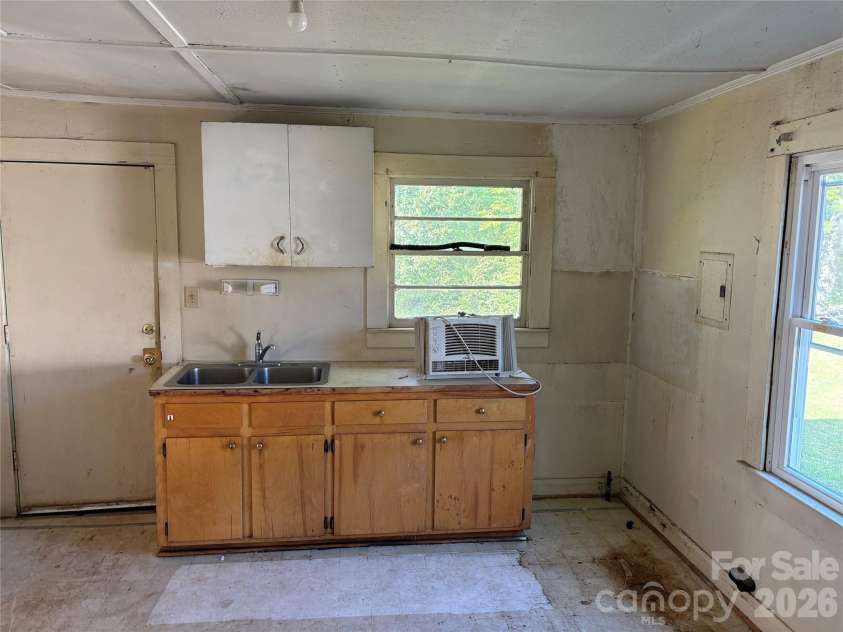 317 Orr Drive, Rock Hill, SC 29730.  MLS# CAR4373246, YatesRealty ID 19376. 