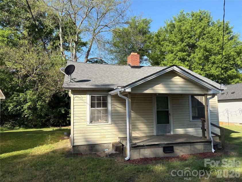 317 Orr Drive, Rock Hill, SC 29730.  MLS# CAR4373246, YatesRealty ID 19376. 