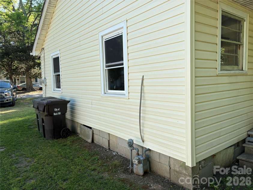 317 Orr Drive, Rock Hill, SC 29730.  MLS# CAR4373246, YatesRealty ID 19376. 