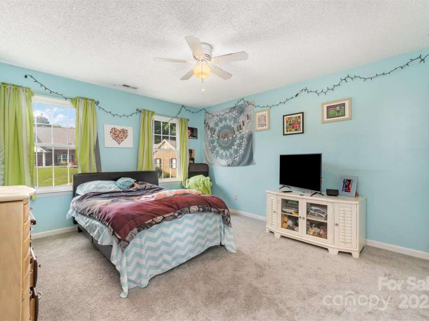 3505 Mallard Cove Court, Charlotte, NC 28269.  MLS# CAR4266414, YatesRealty ID 19376. 