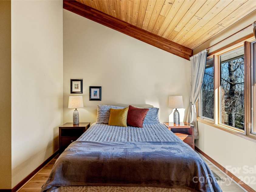 705 Overlook Drive, Flat Rock, NC 28731.  MLS# CAR4238498, YatesRealty ID 19377. 