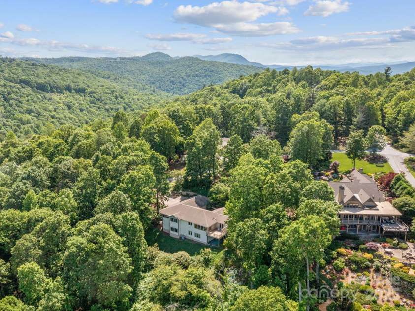 705 Overlook Drive, Flat Rock, NC 28731.  MLS# CAR4238498, YatesRealty ID 19377. 