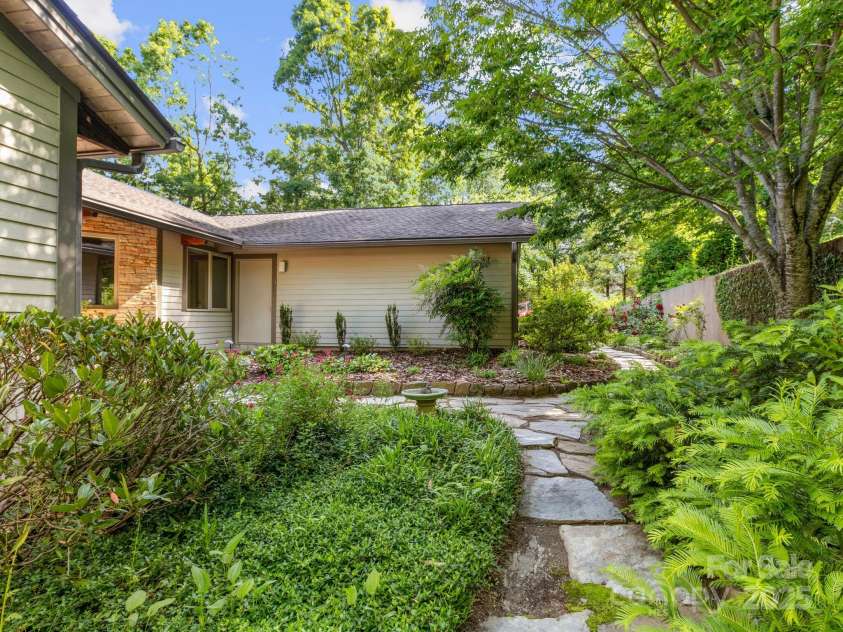 705 Overlook Drive, Flat Rock, NC 28731.  MLS# CAR4238498, YatesRealty ID 19377. 