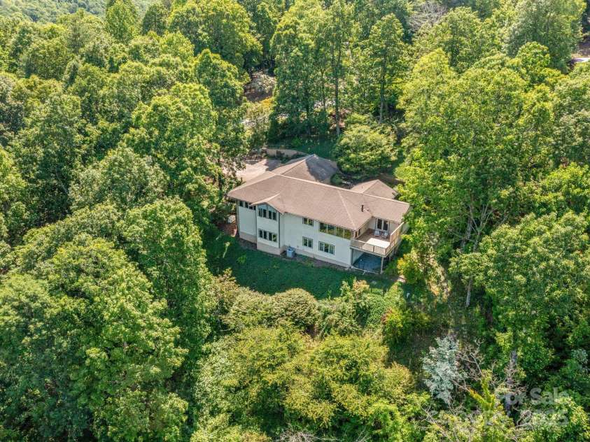 705 Overlook Drive, Flat Rock, NC 28731.  MLS# CAR4238498, YatesRealty ID 19377. 