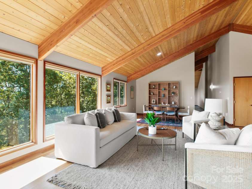 705 Overlook Drive, Flat Rock, NC 28731.  MLS# CAR4238498, YatesRealty ID 19377. 