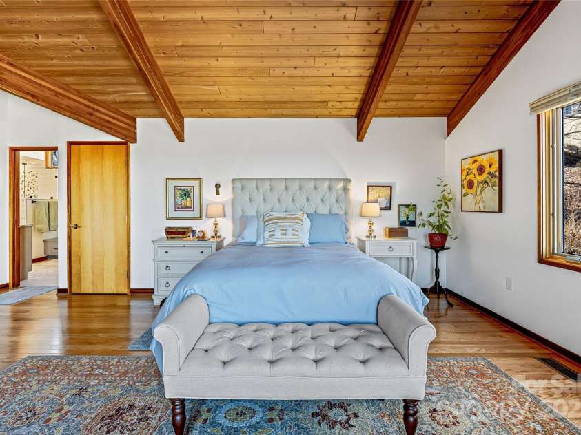 705 Overlook Drive, Flat Rock, NC 28731.  MLS# CAR4238498, YatesRealty ID 19377. 