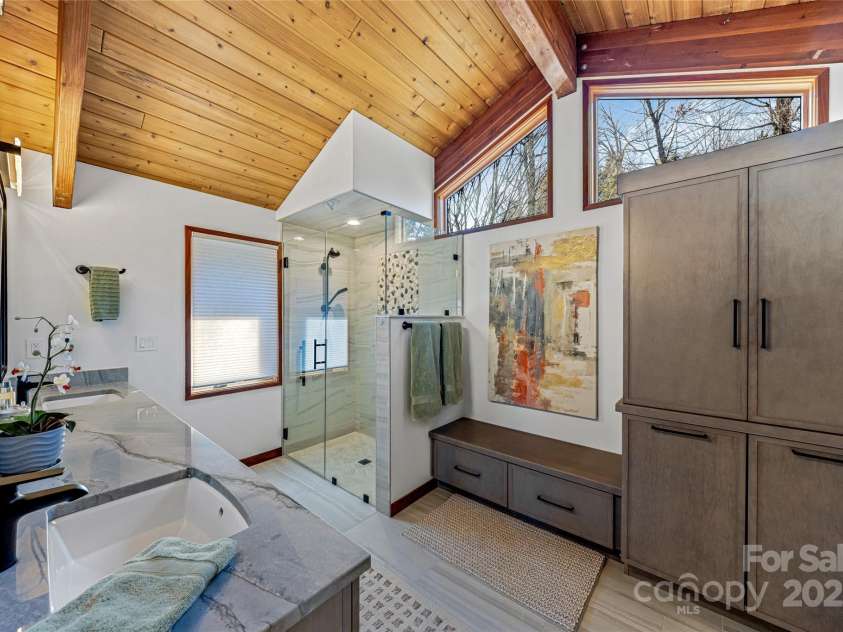 705 Overlook Drive, Flat Rock, NC 28731.  MLS# CAR4238498, YatesRealty ID 19377. 