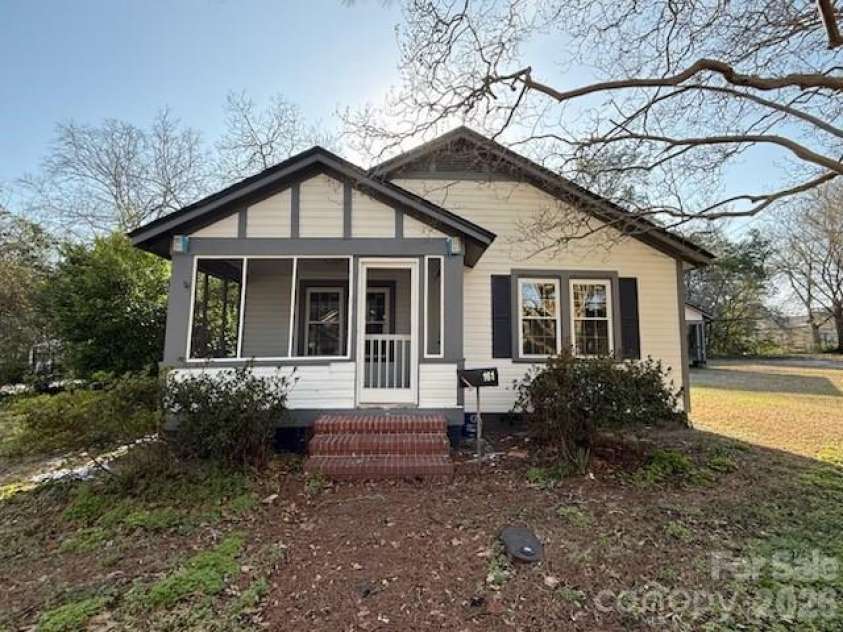 161 Seaboard Street, Cheraw, SC 29520.  MLS# CAR4362856, YatesRealty ID 19379. 