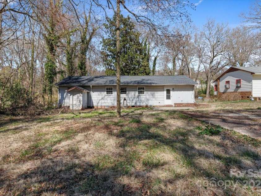 629 Johns Lane, Gastonia, NC 28052.  MLS# CAR4228647, YatesRealty ID 1938. 