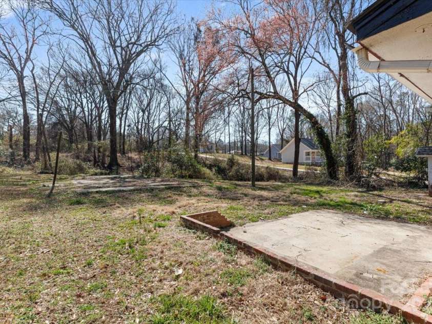 629 Johns Lane, Gastonia, NC 28052.  MLS# CAR4228647, YatesRealty ID 1938. 