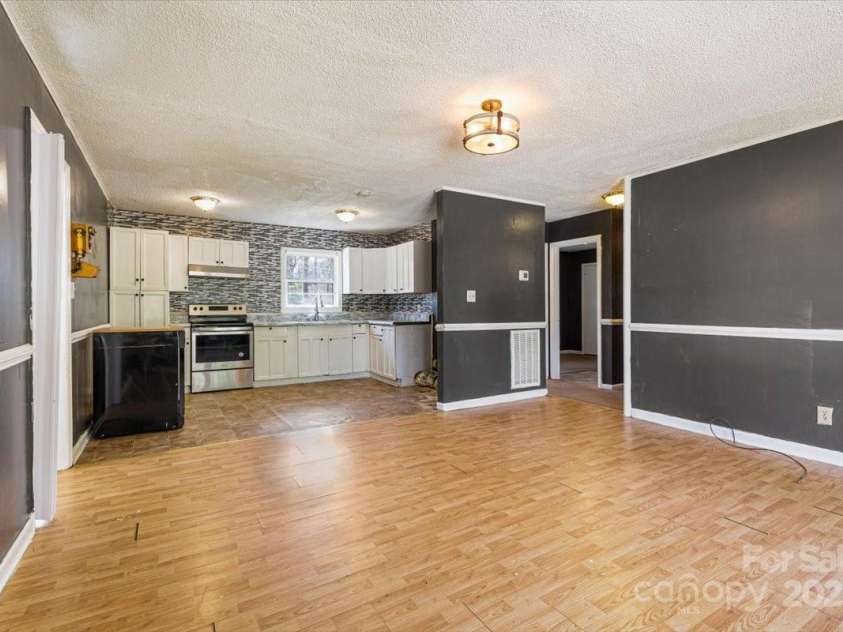 629 Johns Lane, Gastonia, NC 28052.  MLS# CAR4228647, YatesRealty ID 1938. 