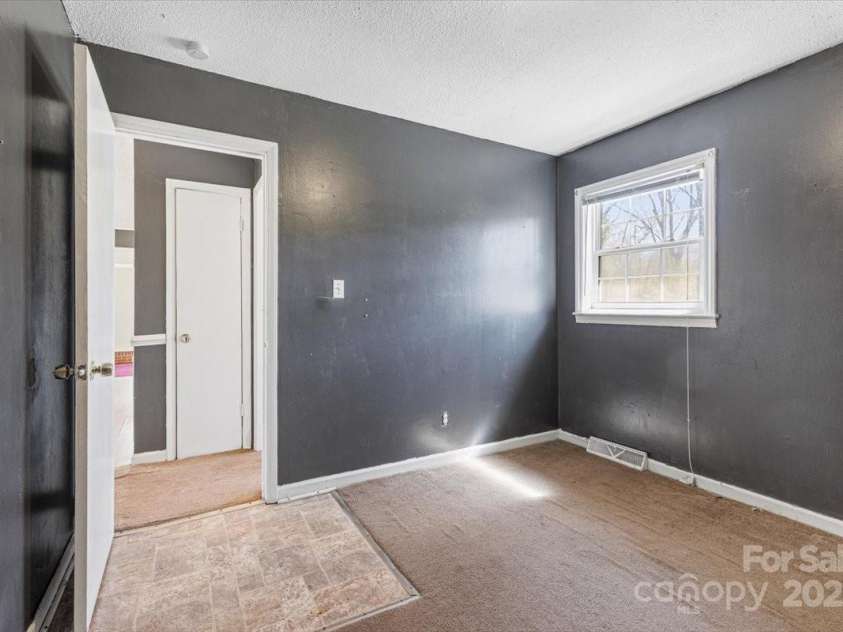 629 Johns Lane, Gastonia, NC 28052.  MLS# CAR4228647, YatesRealty ID 1938. 