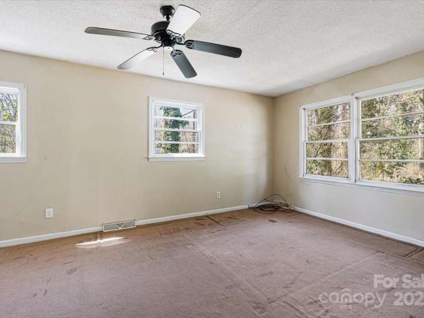 629 Johns Lane, Gastonia, NC 28052.  MLS# CAR4228647, YatesRealty ID 1938. 