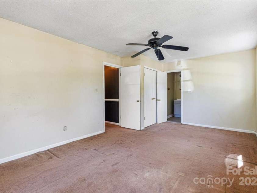 629 Johns Lane, Gastonia, NC 28052.  MLS# CAR4228647, YatesRealty ID 1938. 