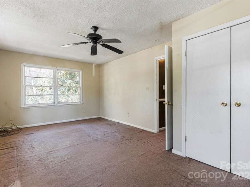 629 Johns Lane, Gastonia, NC 28052.  MLS# CAR4228647, YatesRealty ID 1938. 