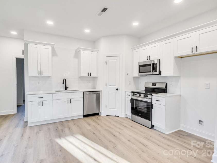 408 Boyd Street, Gastonia, NC 28052.  MLS# CAR4215221, YatesRealty ID 19380. 