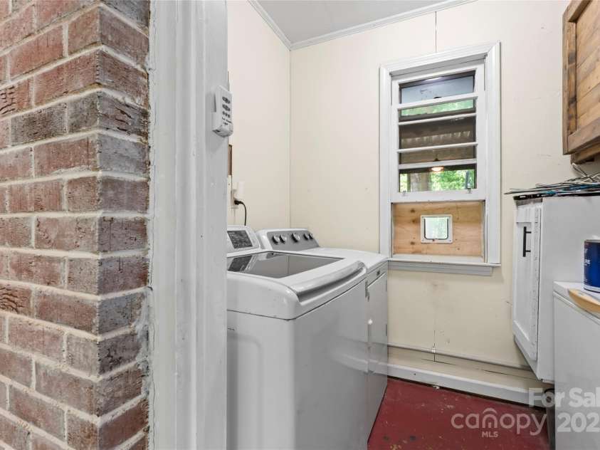 851 Gist Road, Rock Hill, SC 29732.  MLS# CAR4254762, YatesRealty ID 19381. Laundry Room