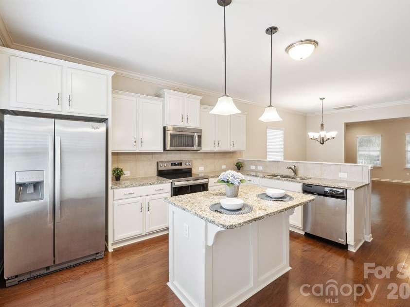 11612 Galashiels Drive, Huntersville, NC 28078.  MLS# CAR4376286, YatesRealty ID 19383. 