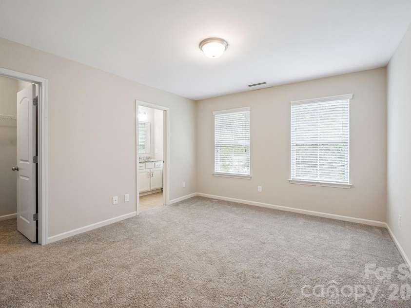 11612 Galashiels Drive, Huntersville, NC 28078.  MLS# CAR4376286, YatesRealty ID 19383. 