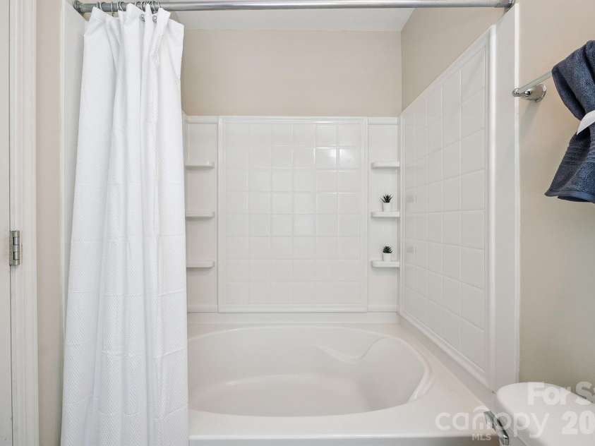 11612 Galashiels Drive, Huntersville, NC 28078.  MLS# CAR4376286, YatesRealty ID 19383. 