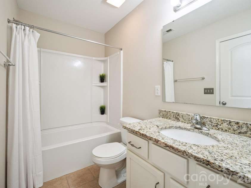 11612 Galashiels Drive, Huntersville, NC 28078.  MLS# CAR4376286, YatesRealty ID 19383. 