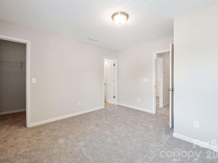 11612 Galashiels Drive, Huntersville, NC 28078.  MLS# CAR4376286, YatesRealty ID 19383. 
