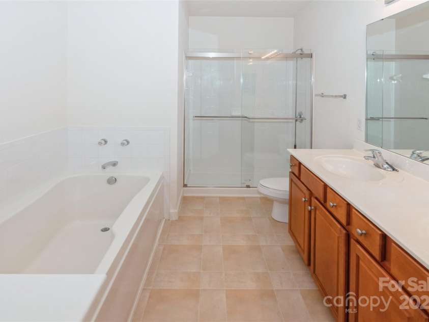 11863 Ridgeway Park Drive, Charlotte, NC 28277.  MLS# CAR4263808, YatesRealty ID 19384. 