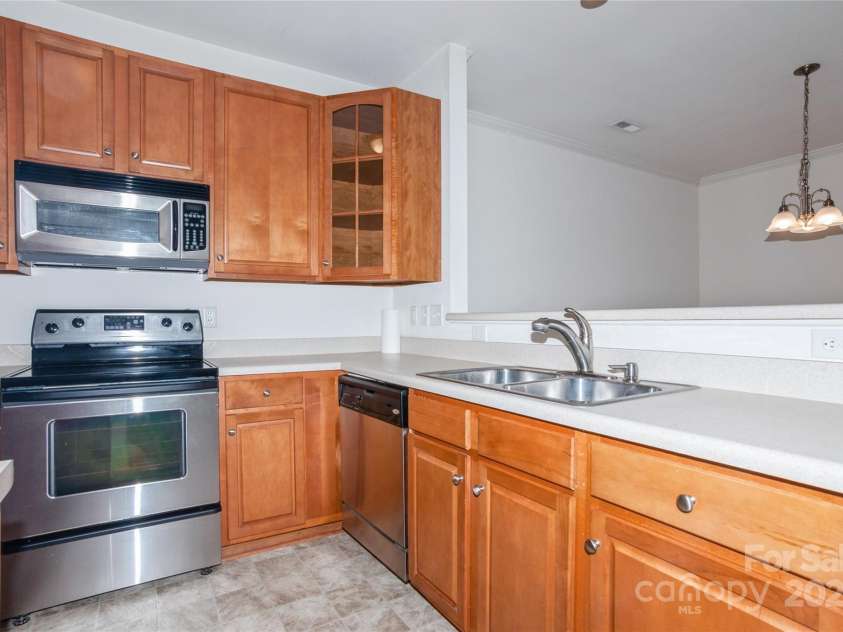 11863 Ridgeway Park Drive, Charlotte, NC 28277.  MLS# CAR4263808, YatesRealty ID 19384. 