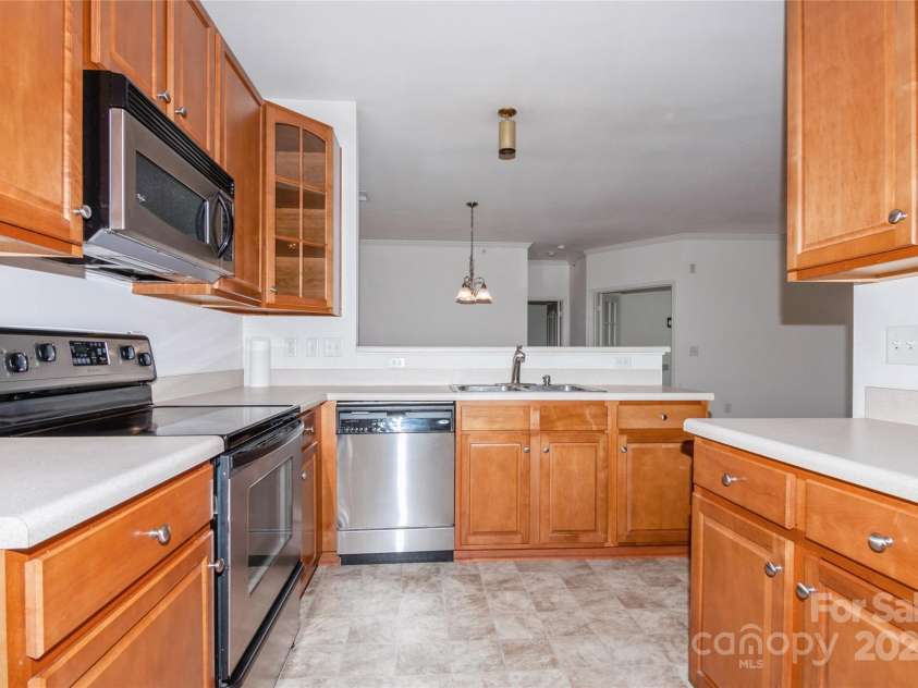 11863 Ridgeway Park Drive, Charlotte, NC 28277.  MLS# CAR4263808, YatesRealty ID 19384. 
