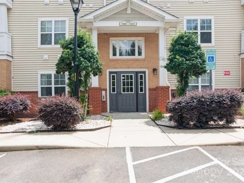 11863 Ridgeway Park Drive, Charlotte, NC 28277.  MLS# CAR4263808, YatesRealty ID 19384. 