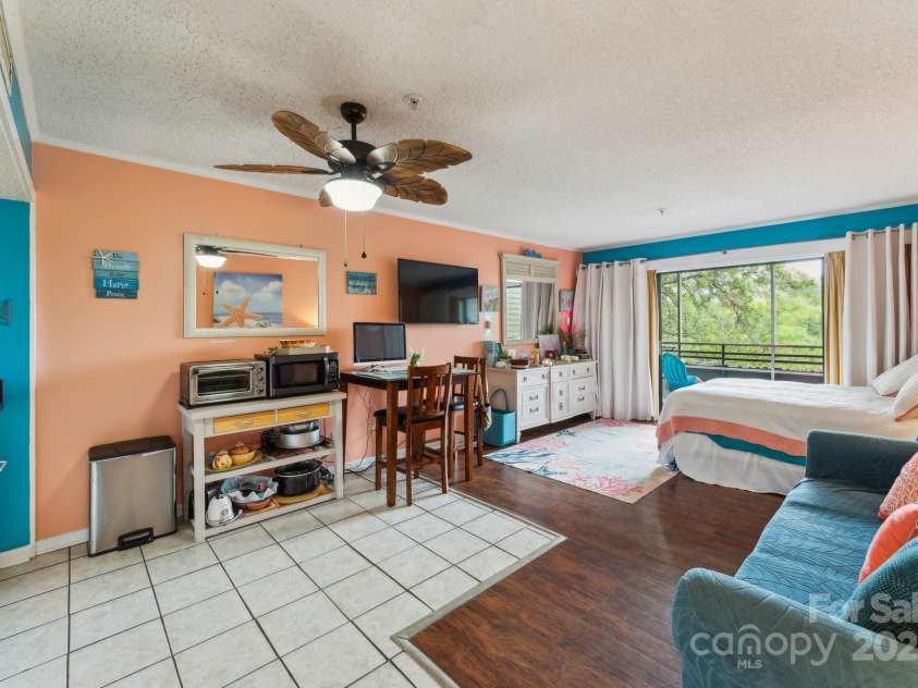 415 Ocean Creek Drive, Myrtle Beach, SC 29572.  MLS# CAR4251684, YatesRealty ID 19385. 